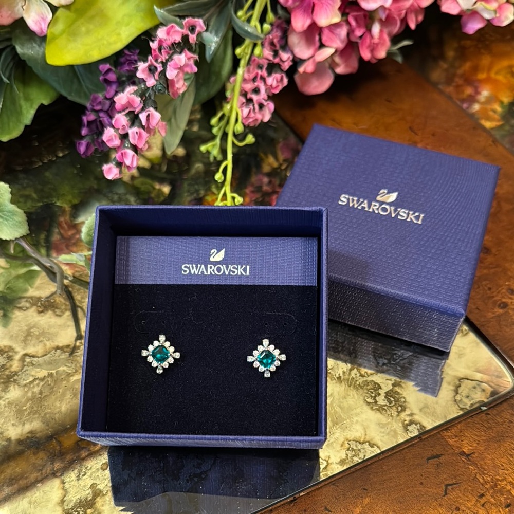Swarovski Green and Silver Crystal Earrings